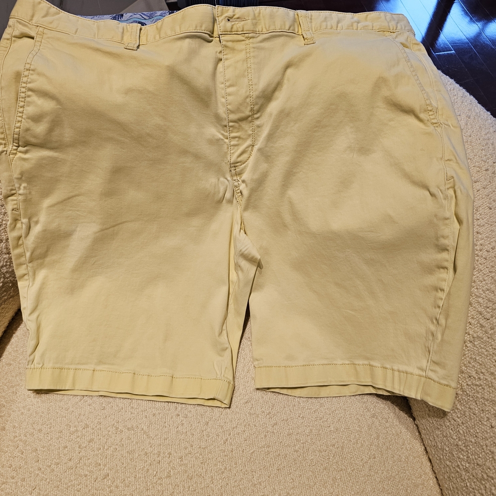 $125 Tommy Bahama Light Yellow Cotton Shorts Size 42
